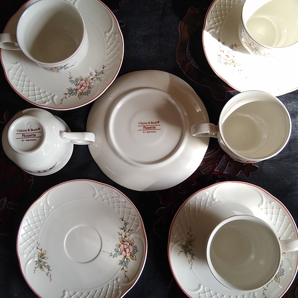 5 Pair Villeroy and Boch Demitasse Cups and Saucers - Picture 7 of 9